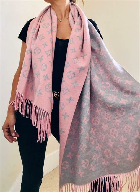 louis vuitton scarf pink and grey